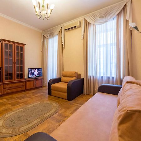 Apartments In The Center On Shota Rustaveli 키예프 외부 사진