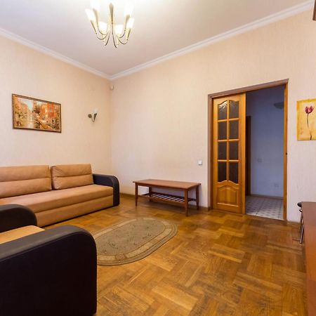 Apartments In The Center On Shota Rustaveli 키예프 외부 사진