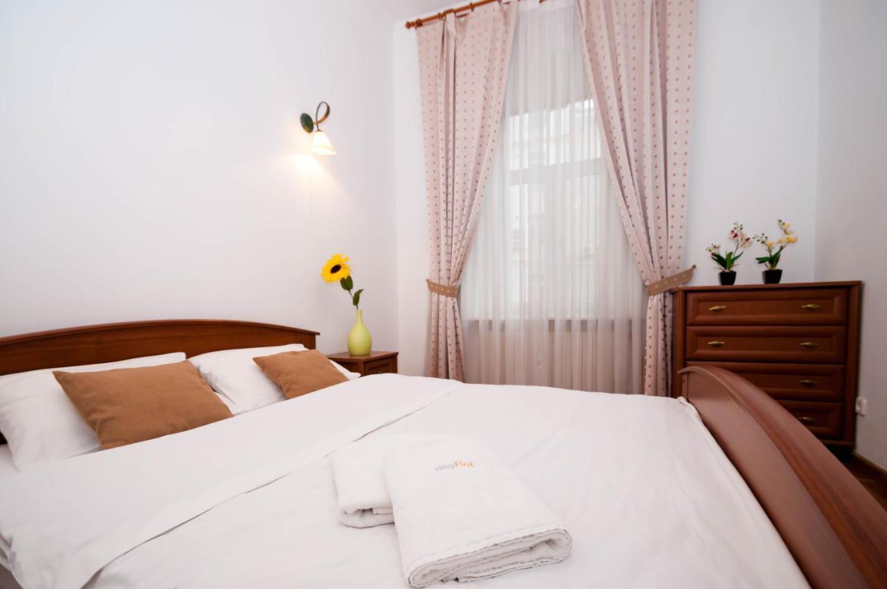 Apartments In The Center On Shota Rustaveli 키예프 외부 사진